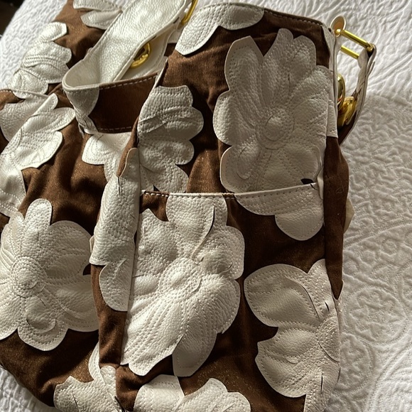 Big Buddha purse with gold accents - Picture 6 of 6